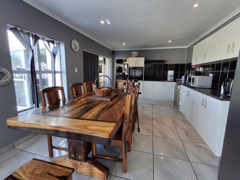 3 Bedroom Property for Sale in Duyker Eiland Western Cape
